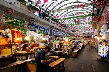 Khám phá Dongdaemun - Khu mua sắm lớn nhất Hàn Quốc làm nức lòng giới trẻ