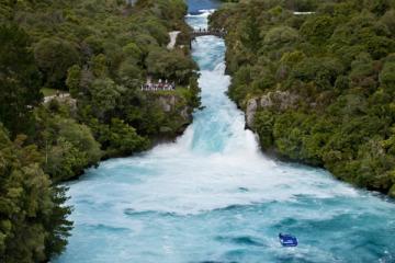 Ngày 4: HUKA FALLS - WAI-O-TAPU (Ăn Ba Bữa)